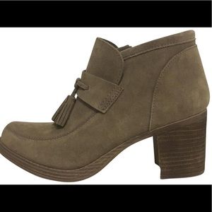 Nine West Tan Ellison Boots/Booties
Size-8